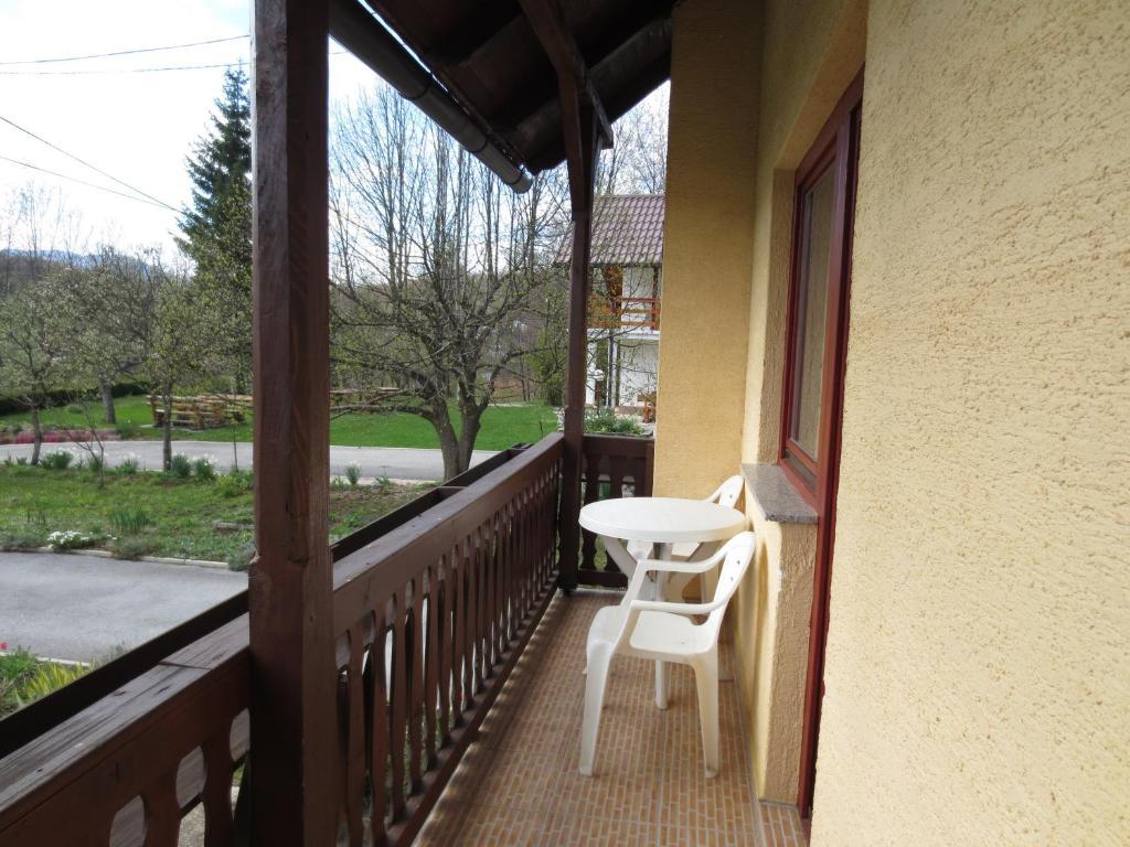 Hotel House Katja Jezerce Exterior foto